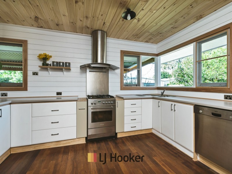 14 Hainsworth Ave, Girrawheen WA 6064