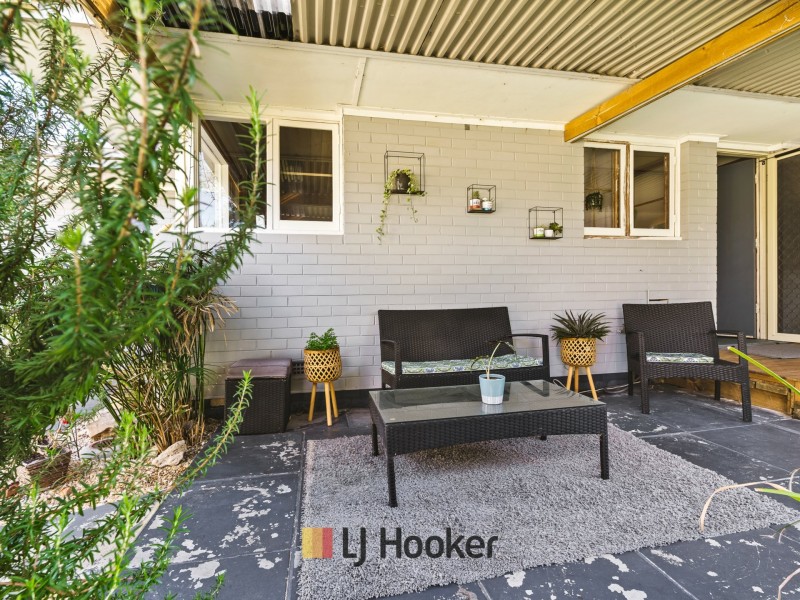 14 Hainsworth Ave, Girrawheen WA 6064