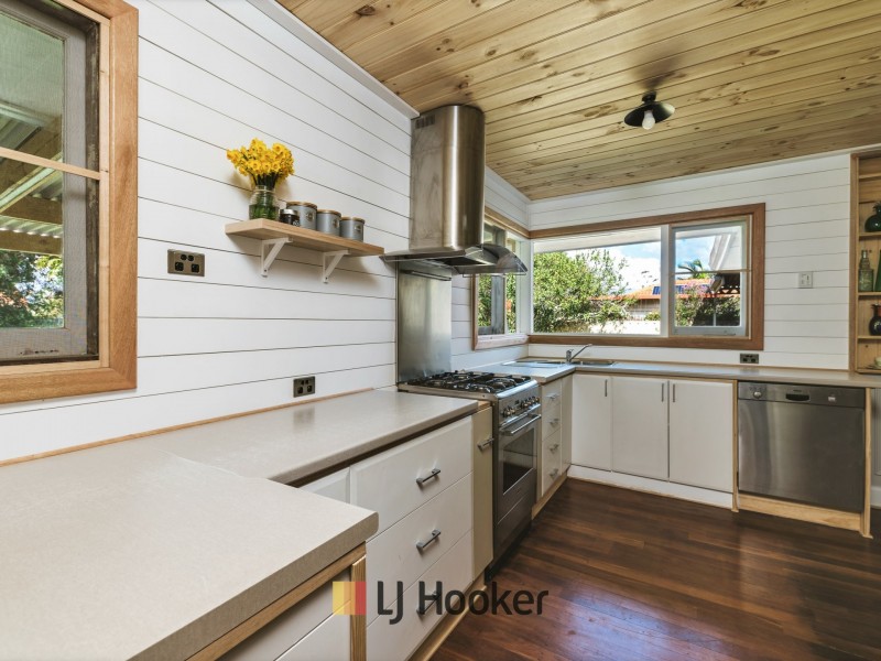 14 Hainsworth Ave, Girrawheen WA 6064