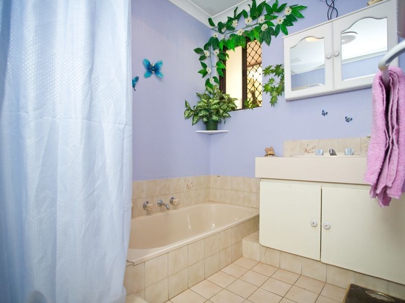 86 Highclere Bvd, Marangaroo WA 6064