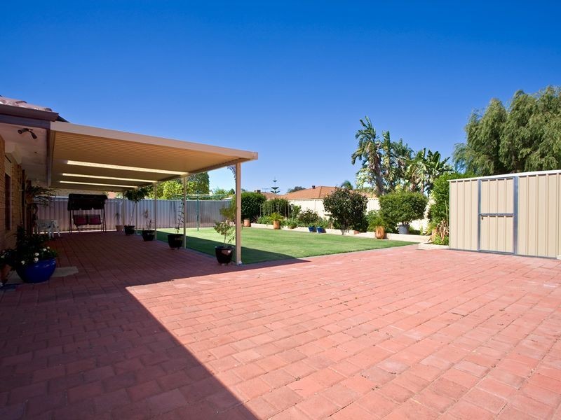 86 Highclere Bvd, Marangaroo WA 6064
