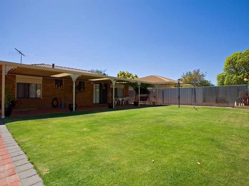 86 Highclere Bvd, Marangaroo WA 6064