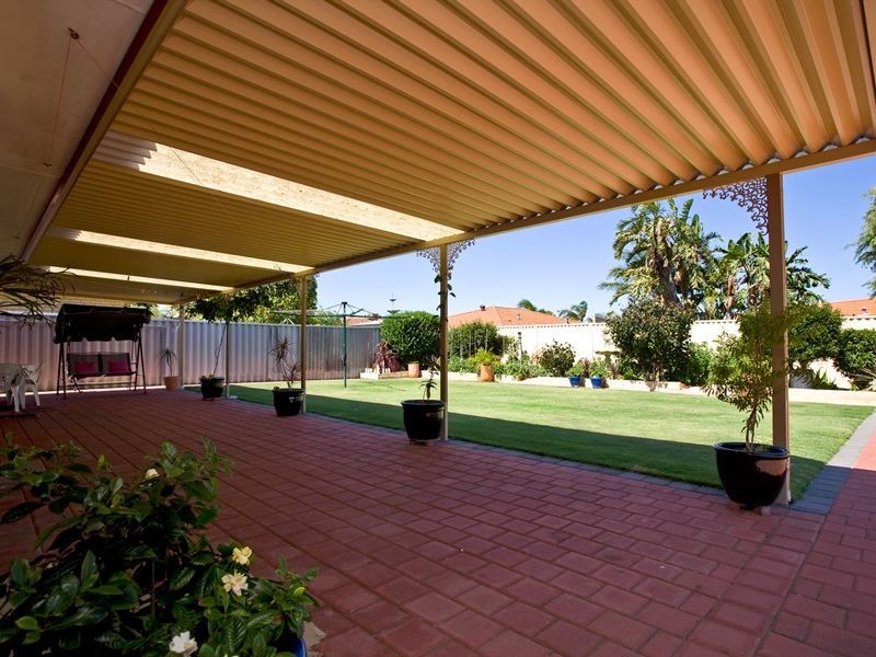 86 Highclere Bvd, Marangaroo WA 6064