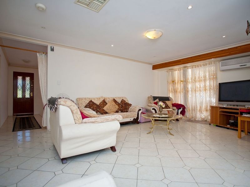 23 Enderby Court, Ballajura WA 6066