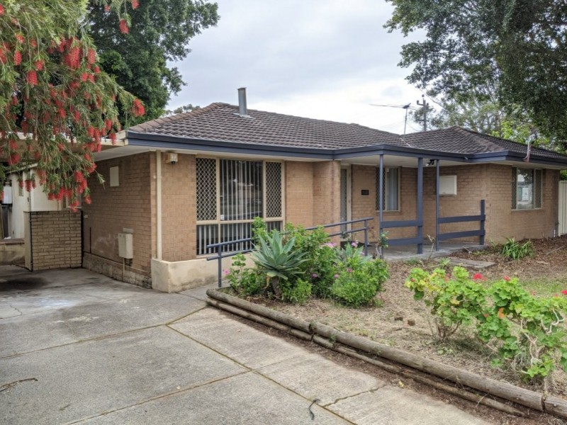 1 Pelham Way, Girrawheen WA 6064