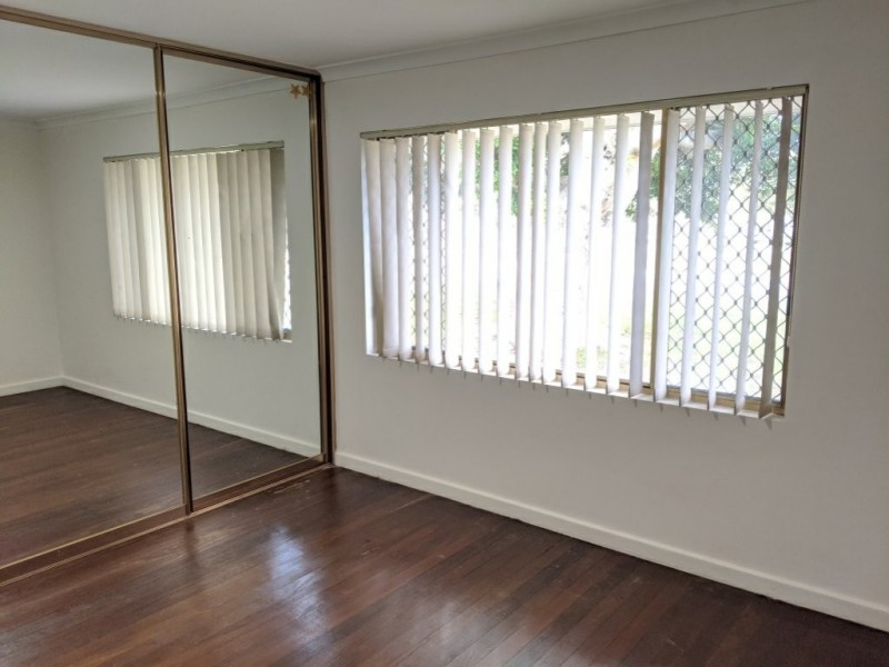 1 Pelham Way, Girrawheen WA 6064