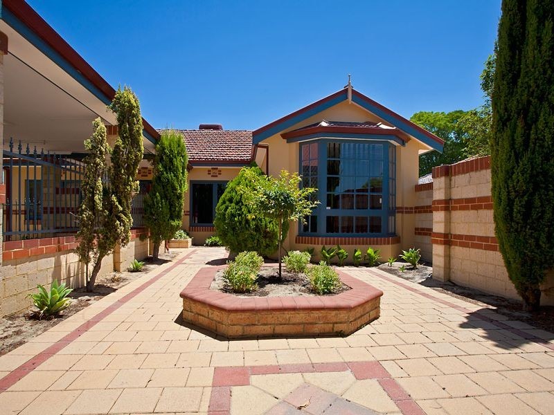 A/111 Ravenswood Drive, Westminster WA 6061