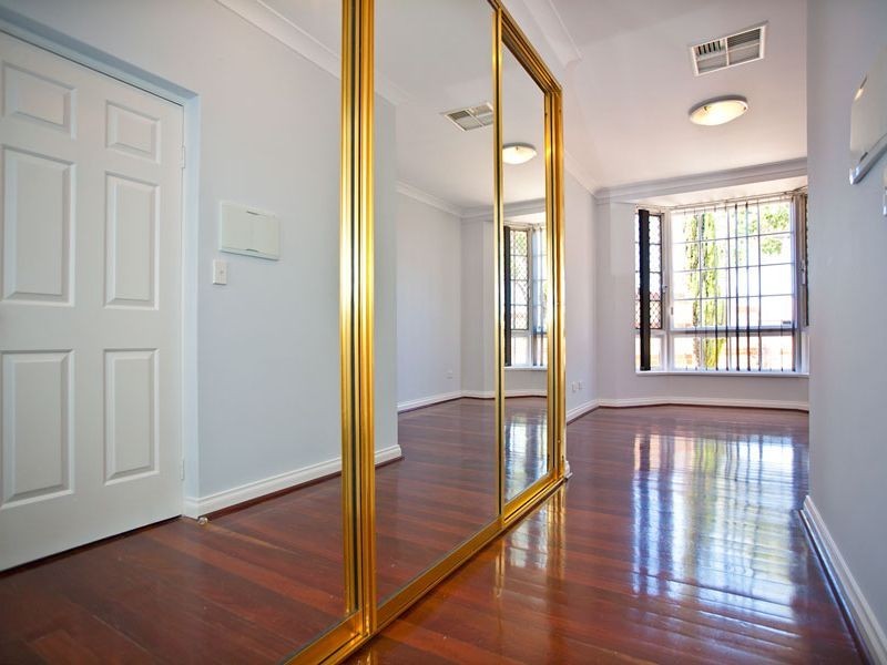 A/111 Ravenswood Drive, Westminster WA 6061