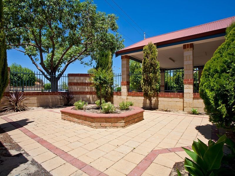 A/111 Ravenswood Drive, Westminster WA 6061