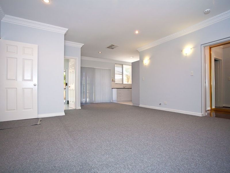 A/111 Ravenswood Drive, Westminster WA 6061