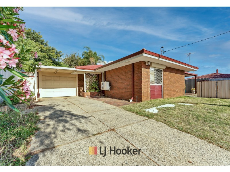 14 Girrawheen Ave, Girrawheen WA 6064