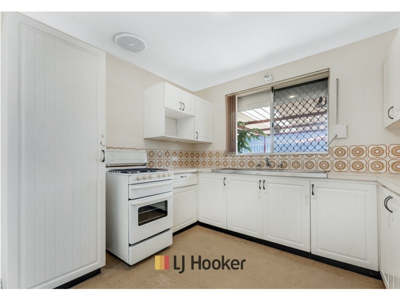 14 Girrawheen Ave, Girrawheen WA 6064