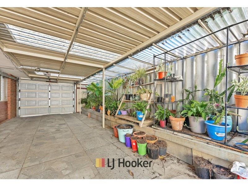 14 Girrawheen Ave, Girrawheen WA 6064