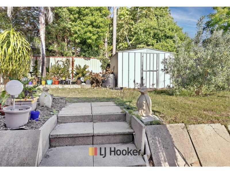 14 Girrawheen Ave, Girrawheen WA 6064