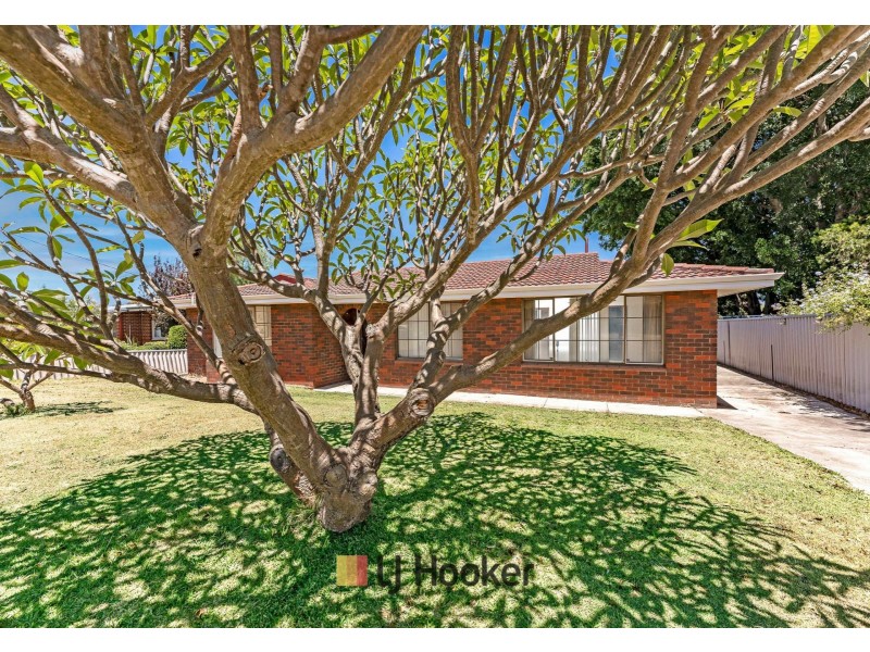 3 Pelham Way, Girrawheen WA 6064