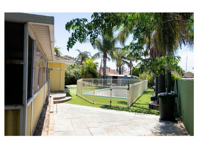 51 Curtis Way, Girrawheen WA 6064