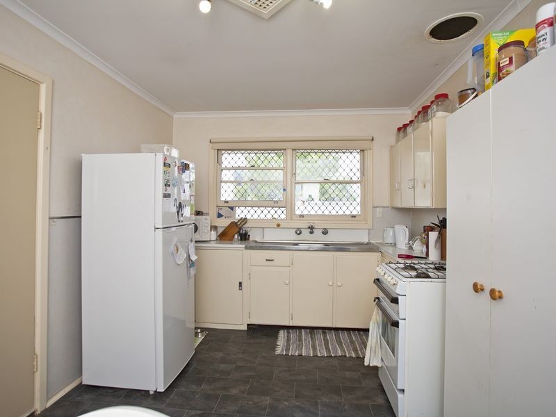 34 Manolas Way, Girrawheen WA 6064