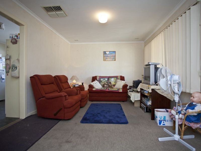 34 Manolas Way, Girrawheen WA 6064