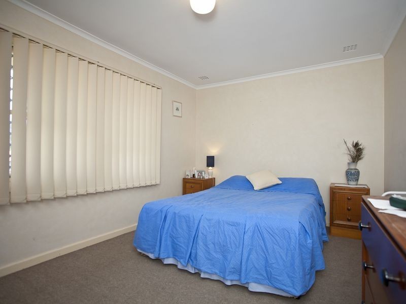 34 Manolas Way, Girrawheen WA 6064