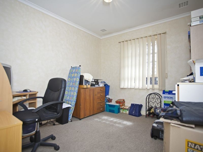 34 Manolas Way, Girrawheen WA 6064