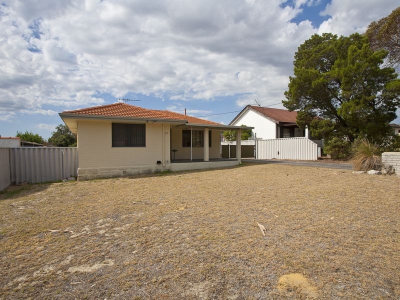 34 Manolas Way, Girrawheen WA 6064