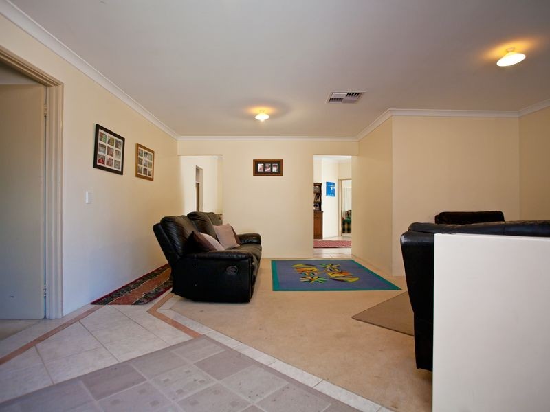 40 Nottingham Gardens, Ballajura WA 6066