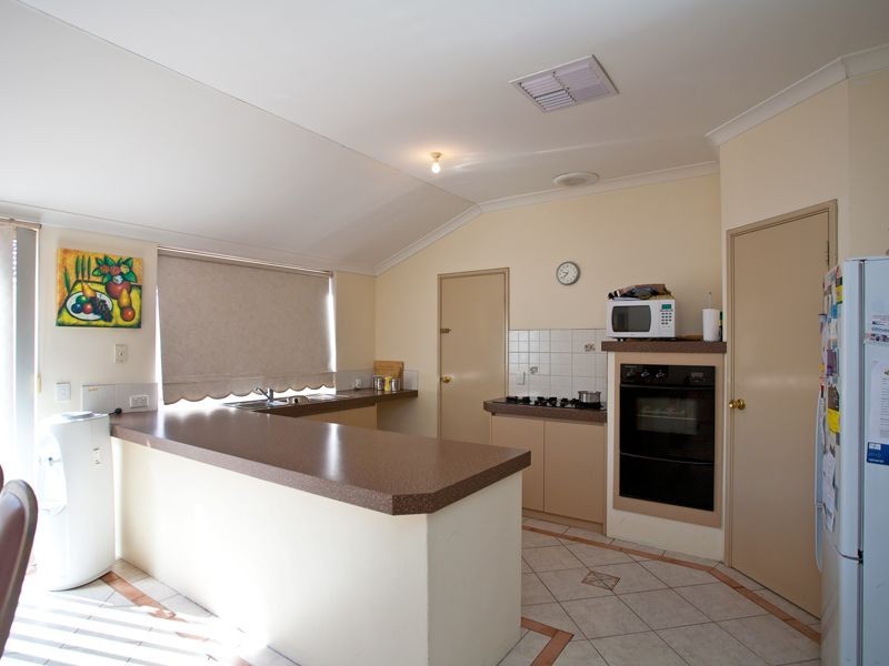 40 Nottingham Gardens, Ballajura WA 6066