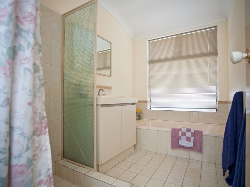 40 Nottingham Gardens, Ballajura WA 6066