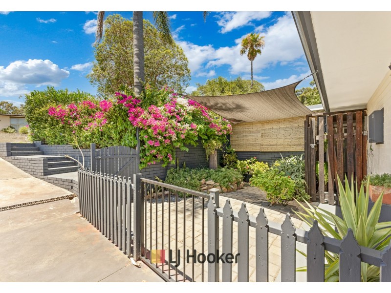 21 Wychcross St, Westminster WA 6061