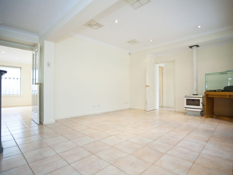 7 Cherrywood Avenue, Dianella WA 6059