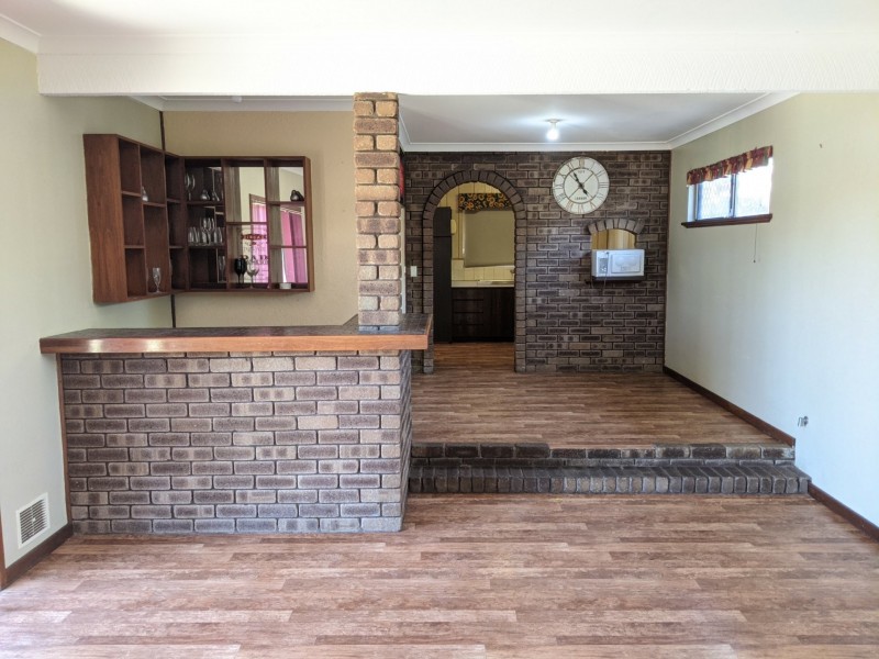 28 Mereworth Way, Girrawheen WA 6064