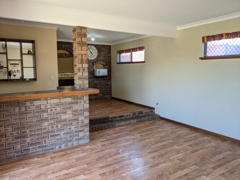 28 Mereworth Way, Girrawheen WA 6064