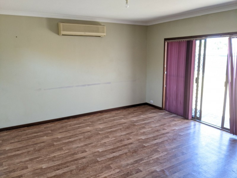 28 Mereworth Way, Girrawheen WA 6064