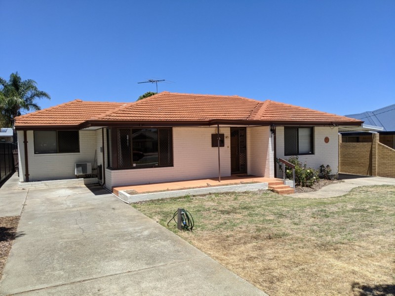 28 Mereworth Way, Girrawheen WA 6064