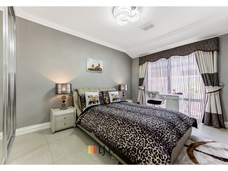 61 Barbarossa Drive, Caversham WA 6055