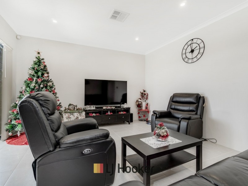 57 Pegasus Rd, Bennett Springs WA 6063