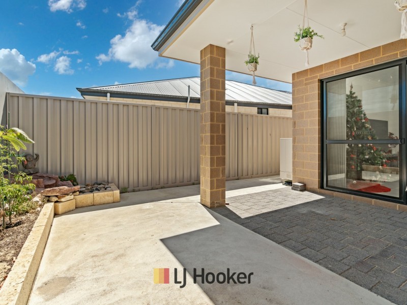 57 Pegasus Rd, Bennett Springs WA 6063