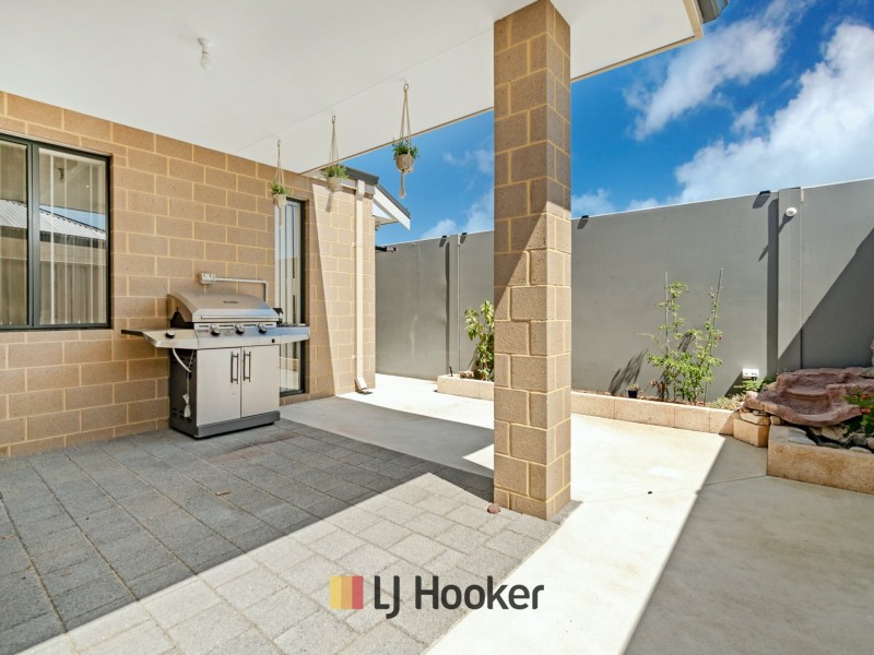 57 Pegasus Rd, Bennett Springs WA 6063