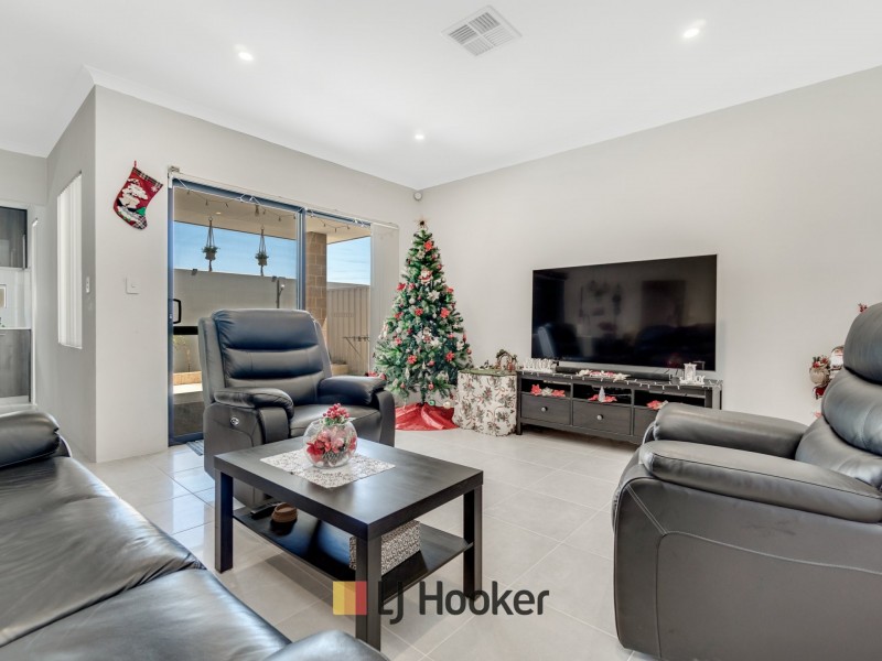 57 Pegasus Rd, Bennett Springs WA 6063