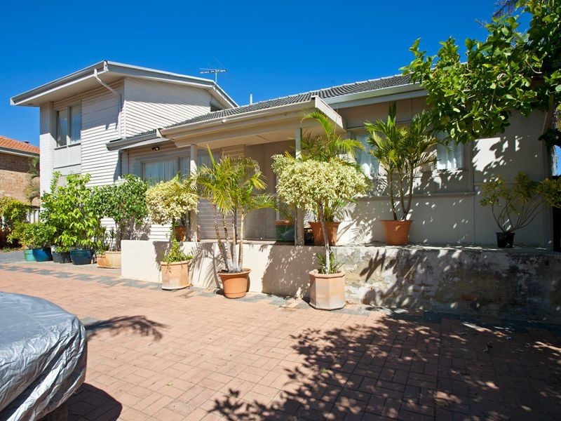 311 Grand Promenade, Dianella WA 6059