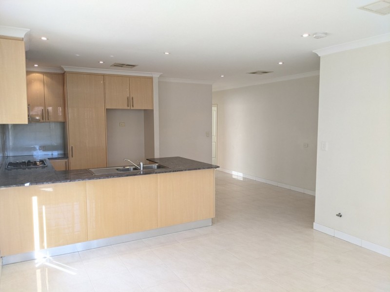 3B Findon Crescent, Westminster WA 6061