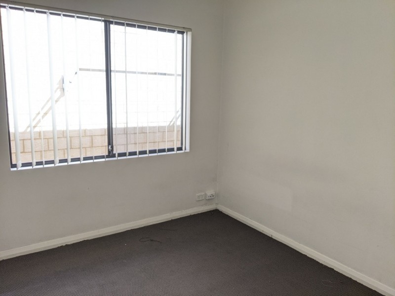 3B Findon Crescent, Westminster WA 6061