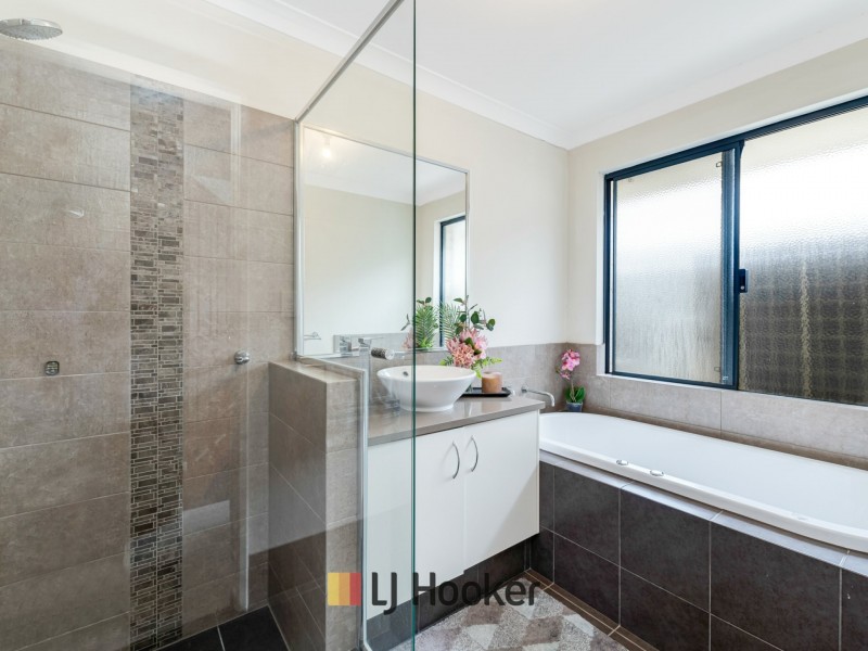 59 Raeside Drive, Landsdale WA 6065