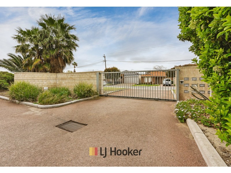 2/3 Derrington Crescent, Balga WA 6061