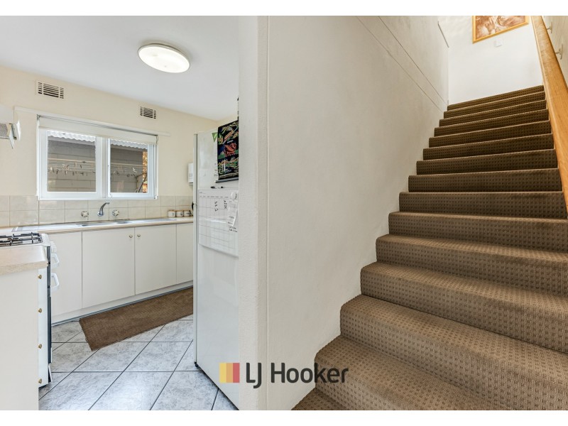 2/3 Derrington Crescent, Balga WA 6061