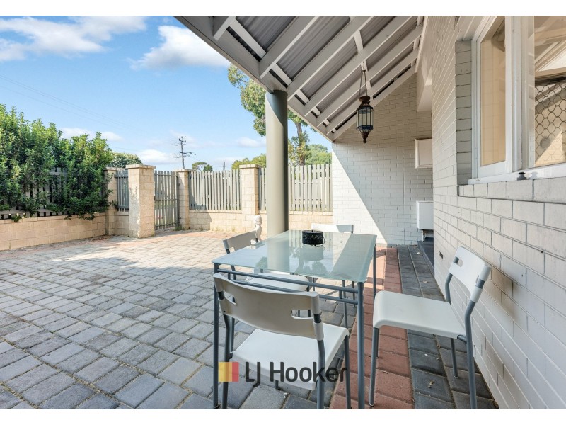 2/3 Derrington Crescent, Balga WA 6061
