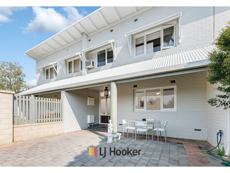 2/3 Derrington Crescent, Balga WA 6061