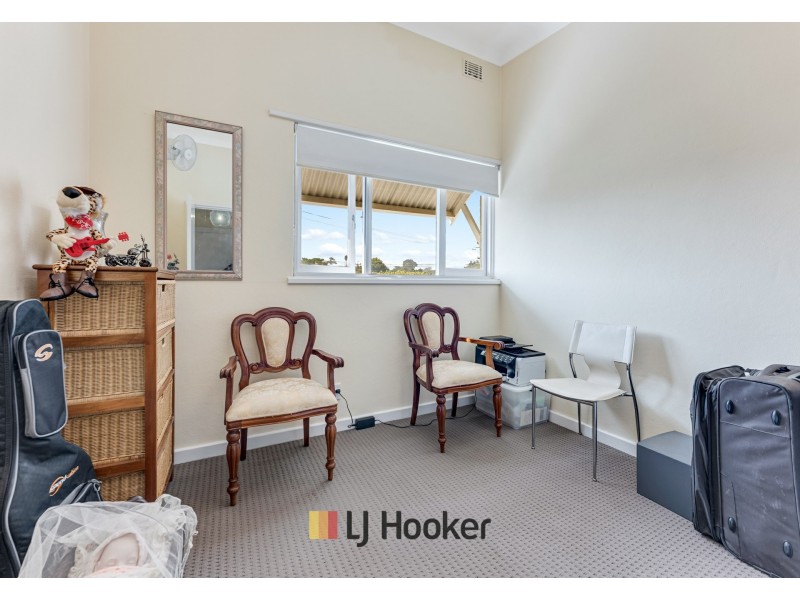 2/3 Derrington Crescent, Balga WA 6061