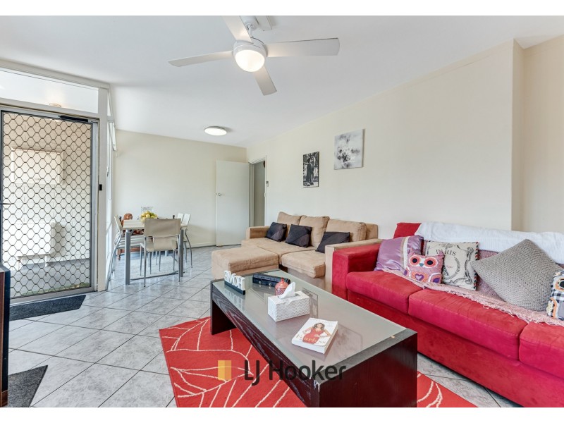 2/3 Derrington Crescent, Balga WA 6061