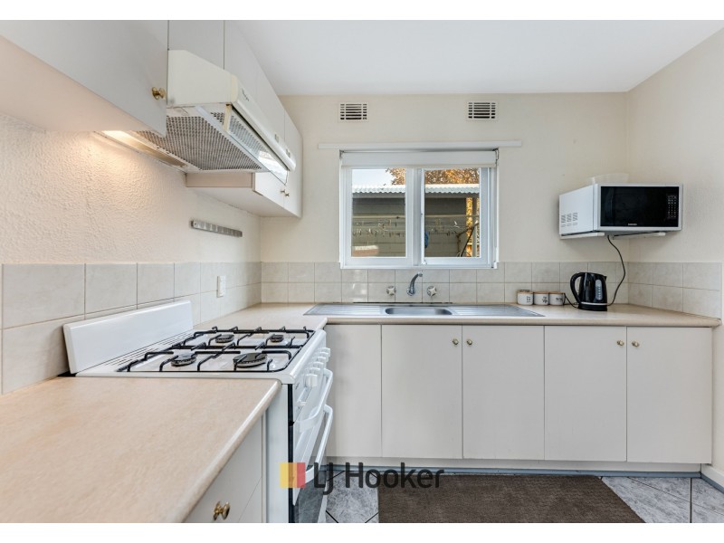 2/3 Derrington Crescent, Balga WA 6061